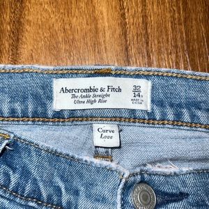 Abercrombie & Fitch The Ankle Straight Ultra High Rise Curve Love